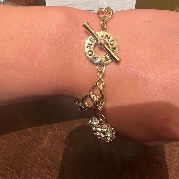 LOOK" Monet Gold Tone Pave Heart Rhinestone Charm Toggle Bracelet - Picture 4 of 5